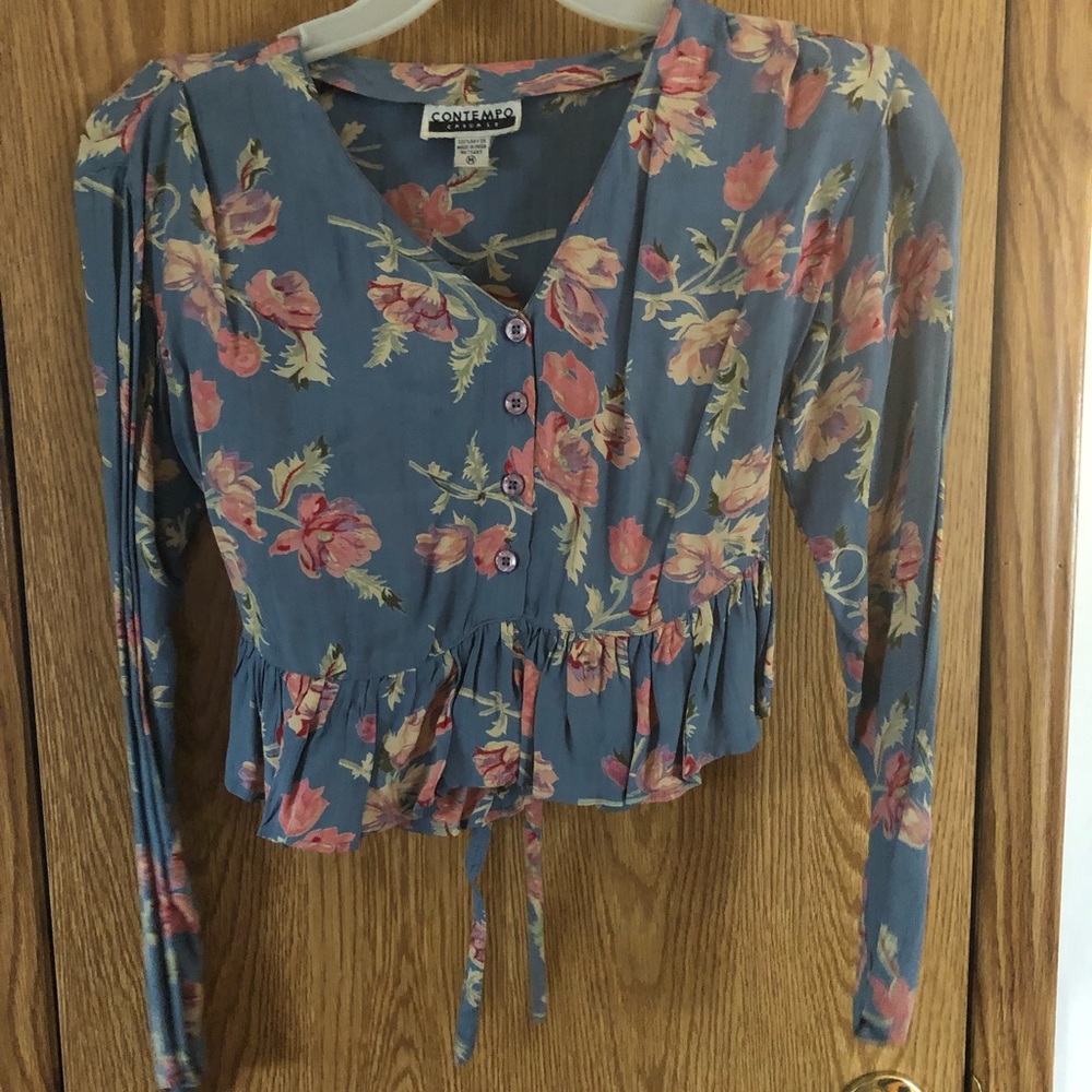 Feminine Floral Crop Blouse